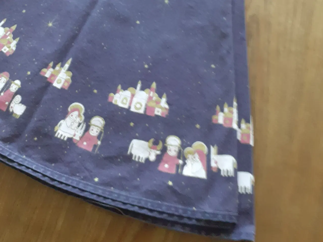 Billede 3 - SØDAHL "Bethlehem" - stor rund lilla dug fra 1992