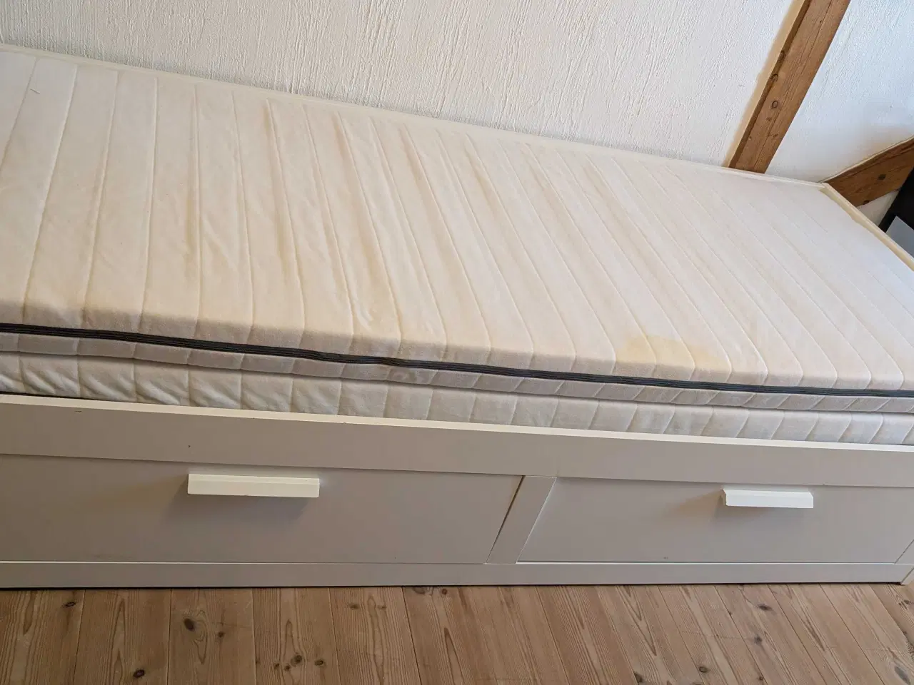 Billede 1 - Udtræks seng fra ikea Brimnes 