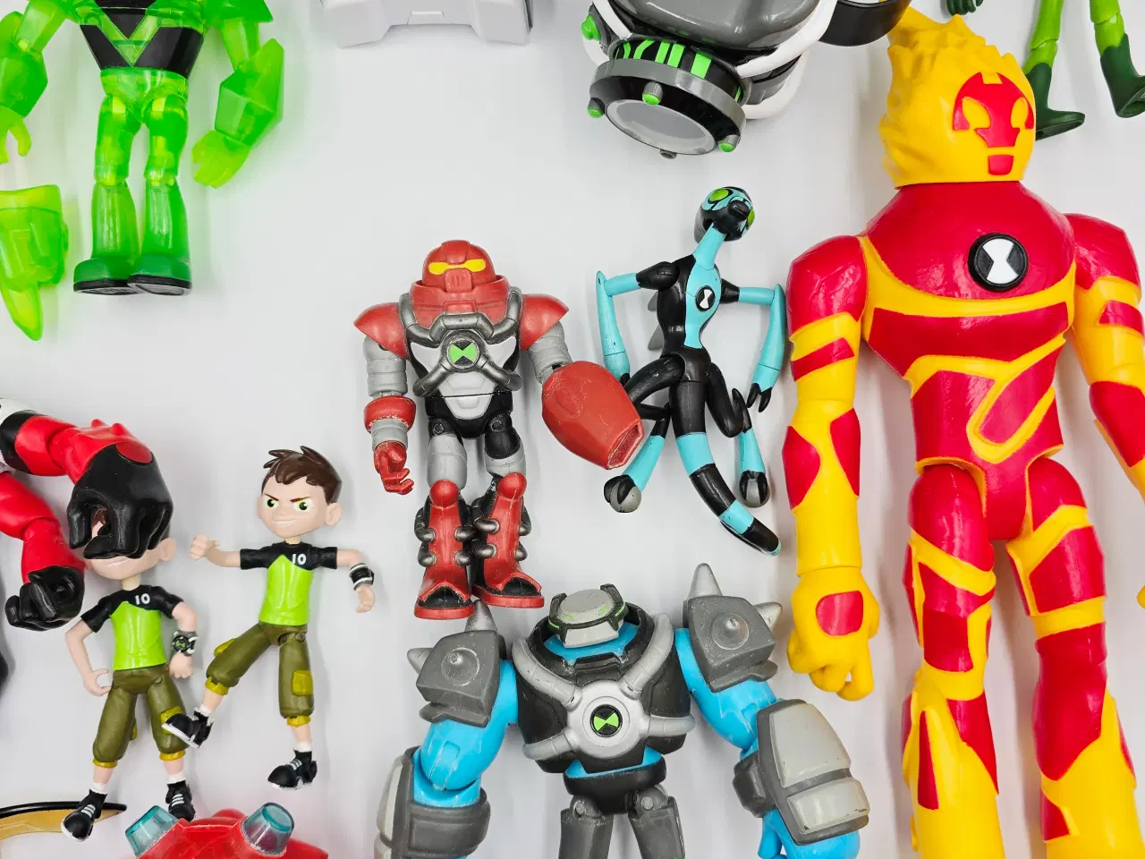 Billede 3 - Ben 10 figurer sælges samlet