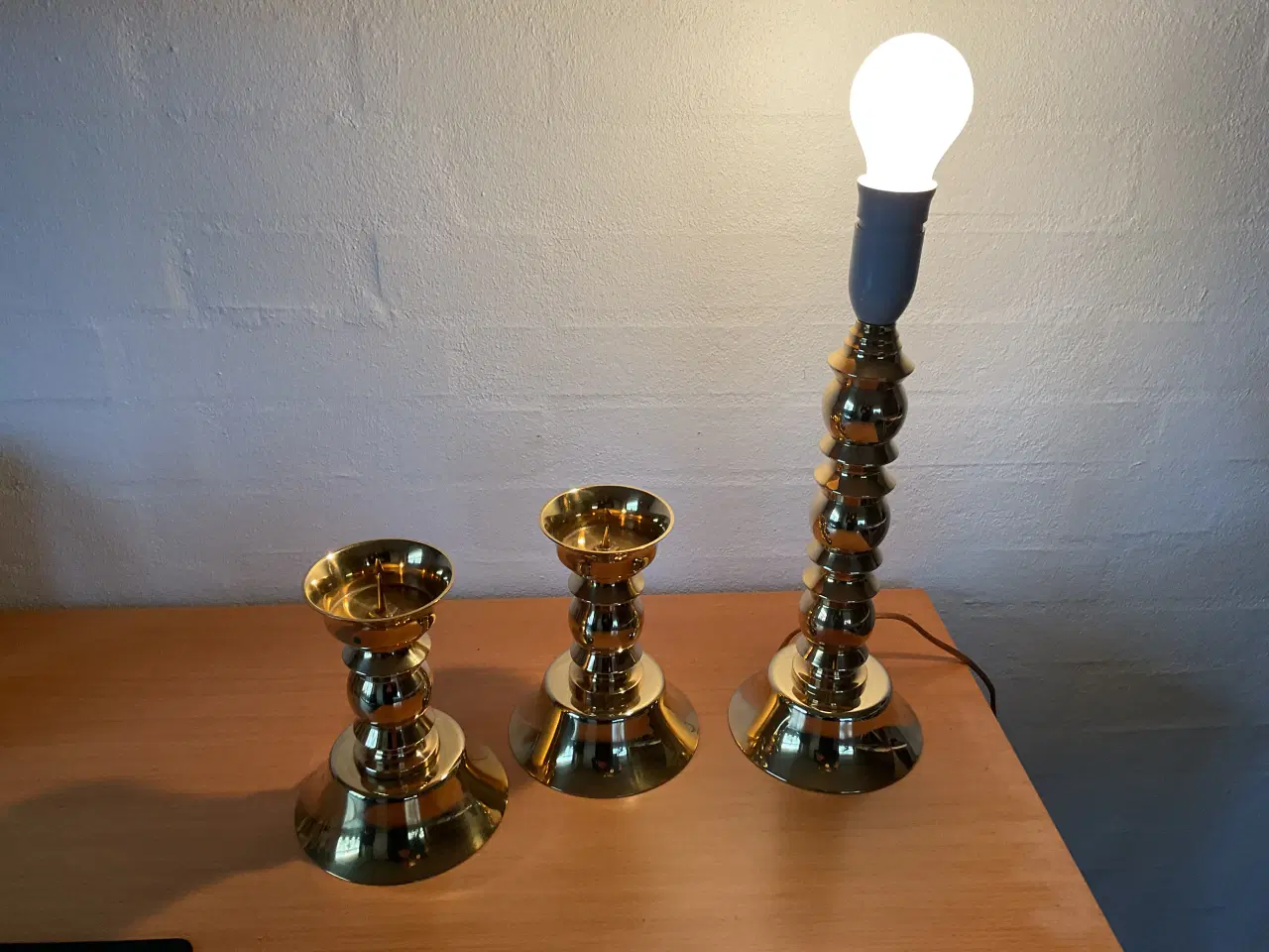 Billede 1 - Bordlampe og lysestager messing