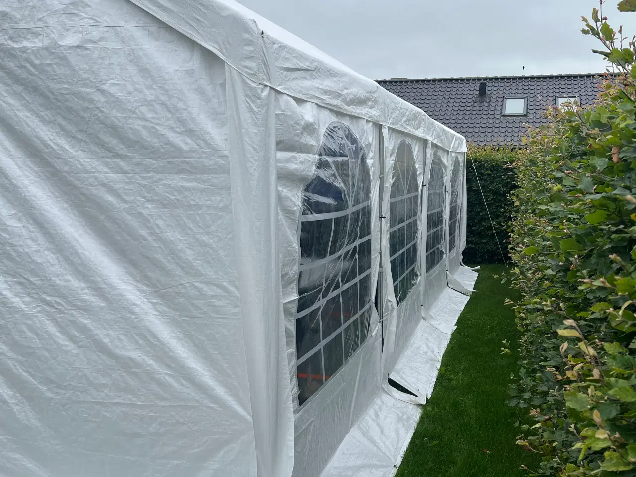 Billede 2 - Partytelt 4x8 meter med sidder, brugt