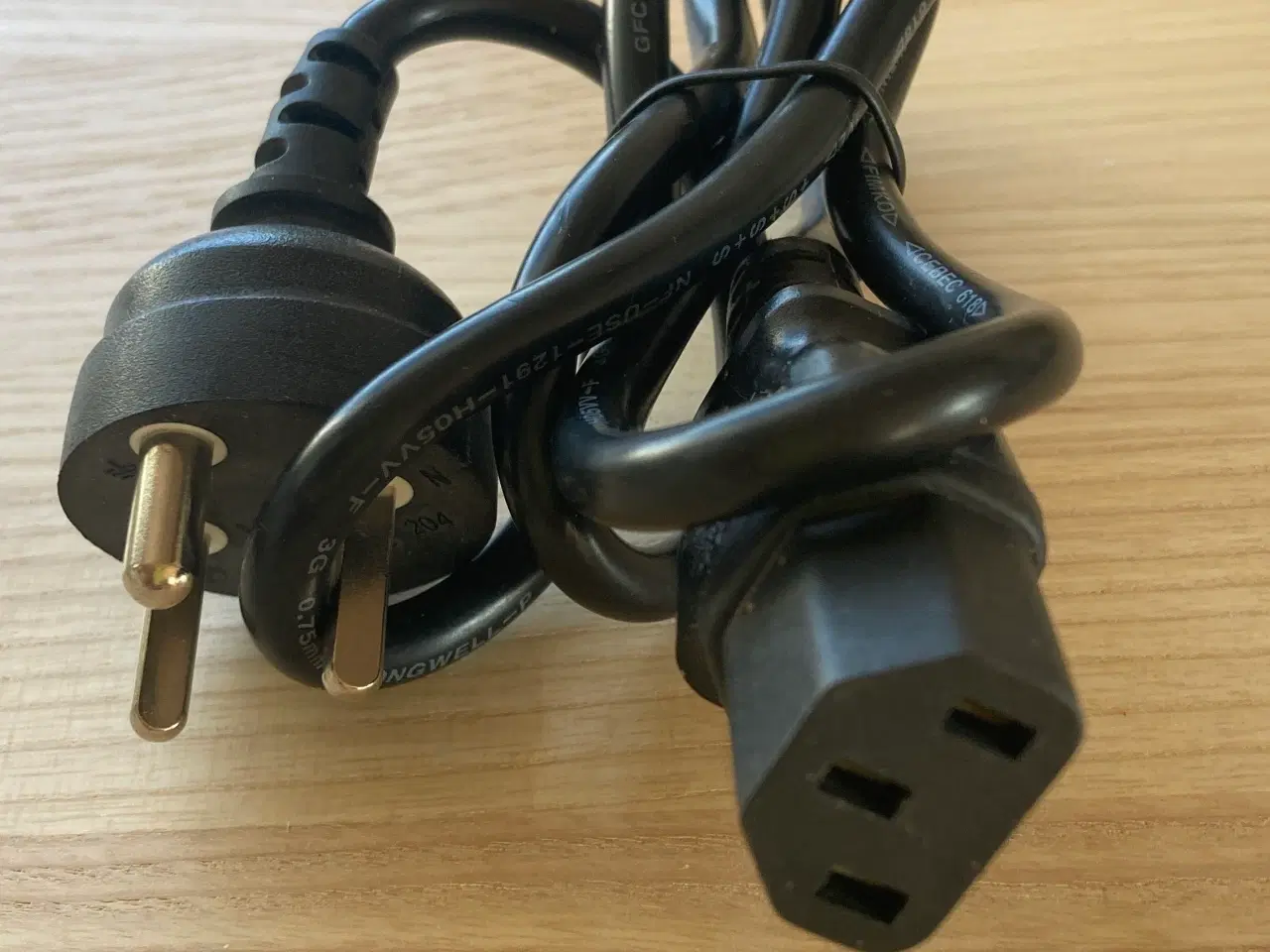 Billede 1 - Strømkabel til PC-oplader