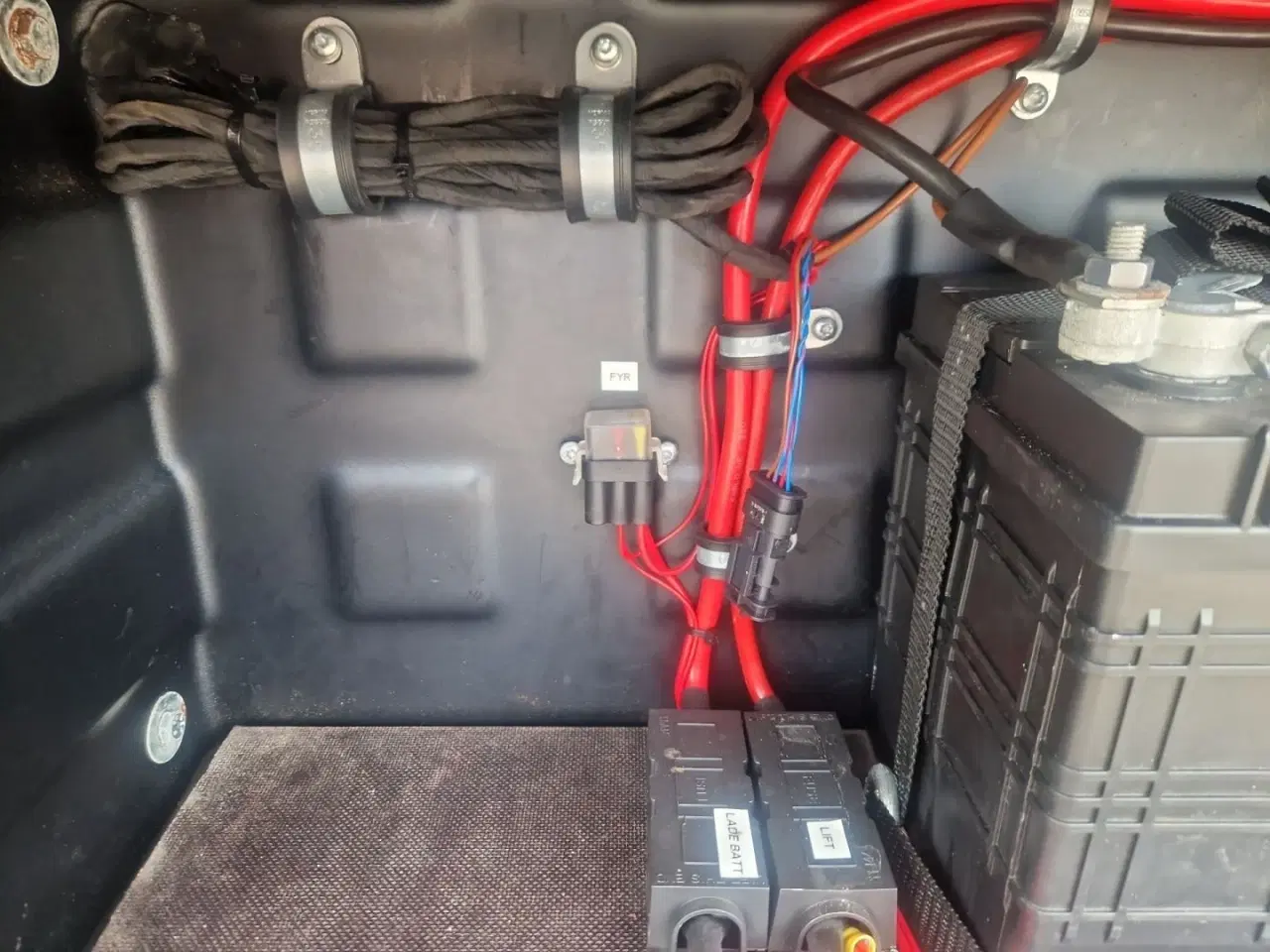 Billede 11 - Iveco Daily 3,0 35S18 4100mm Box m/lift AG8