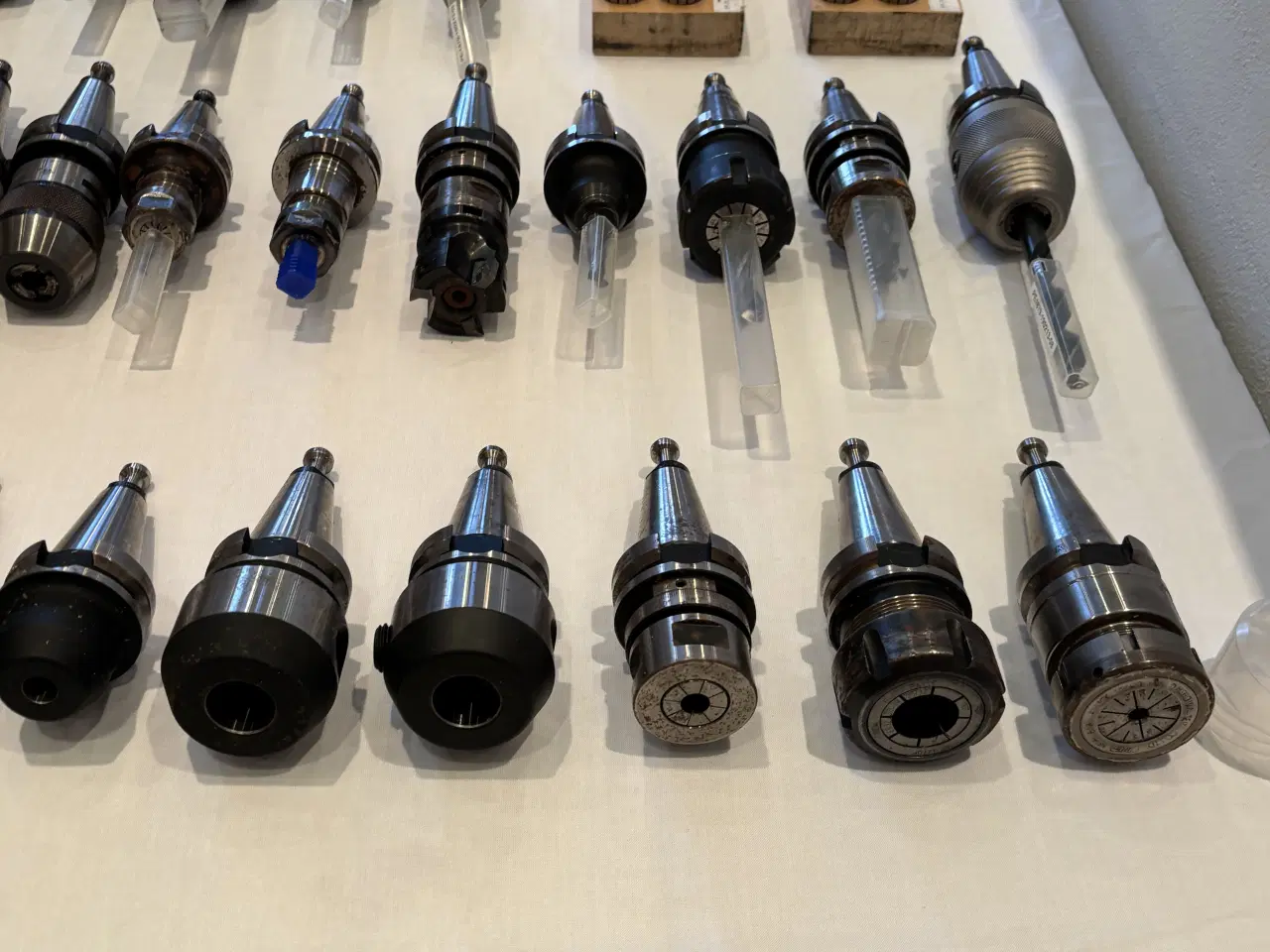 Billede 2 - BT 30 holdere + div