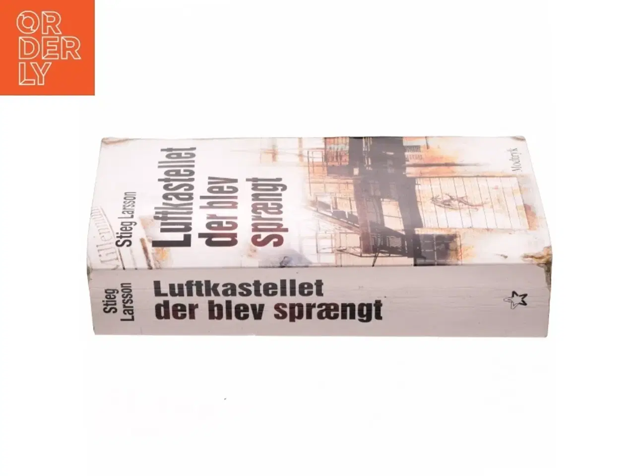 Billede 2 - Luftkastellet Der Blev Spraengt (af Stieg Larsson) [Imported] [Paperback] (Danish) (Millennium, 3. Bind) af Stieg Larsson (Bog)
