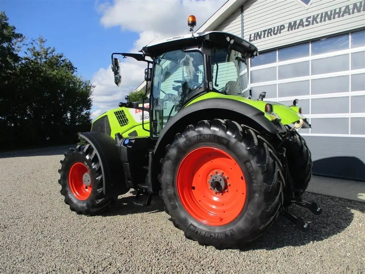 Billede 14 - CLAAS Axion 830 Med frontlift og luft anlæg.