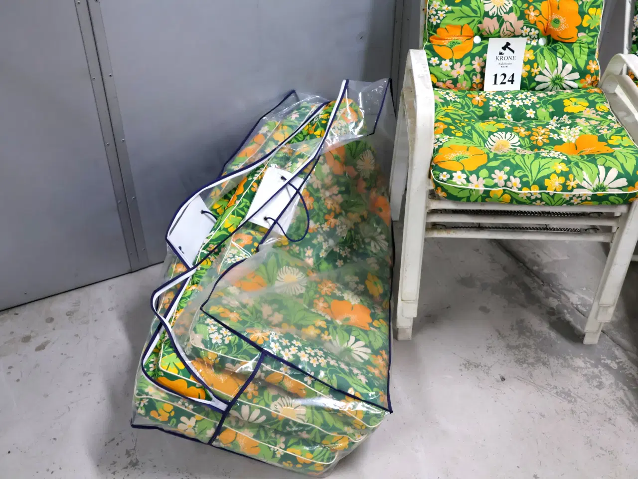 Billede 3 - Gl Retro havemøbler i metal med hynder