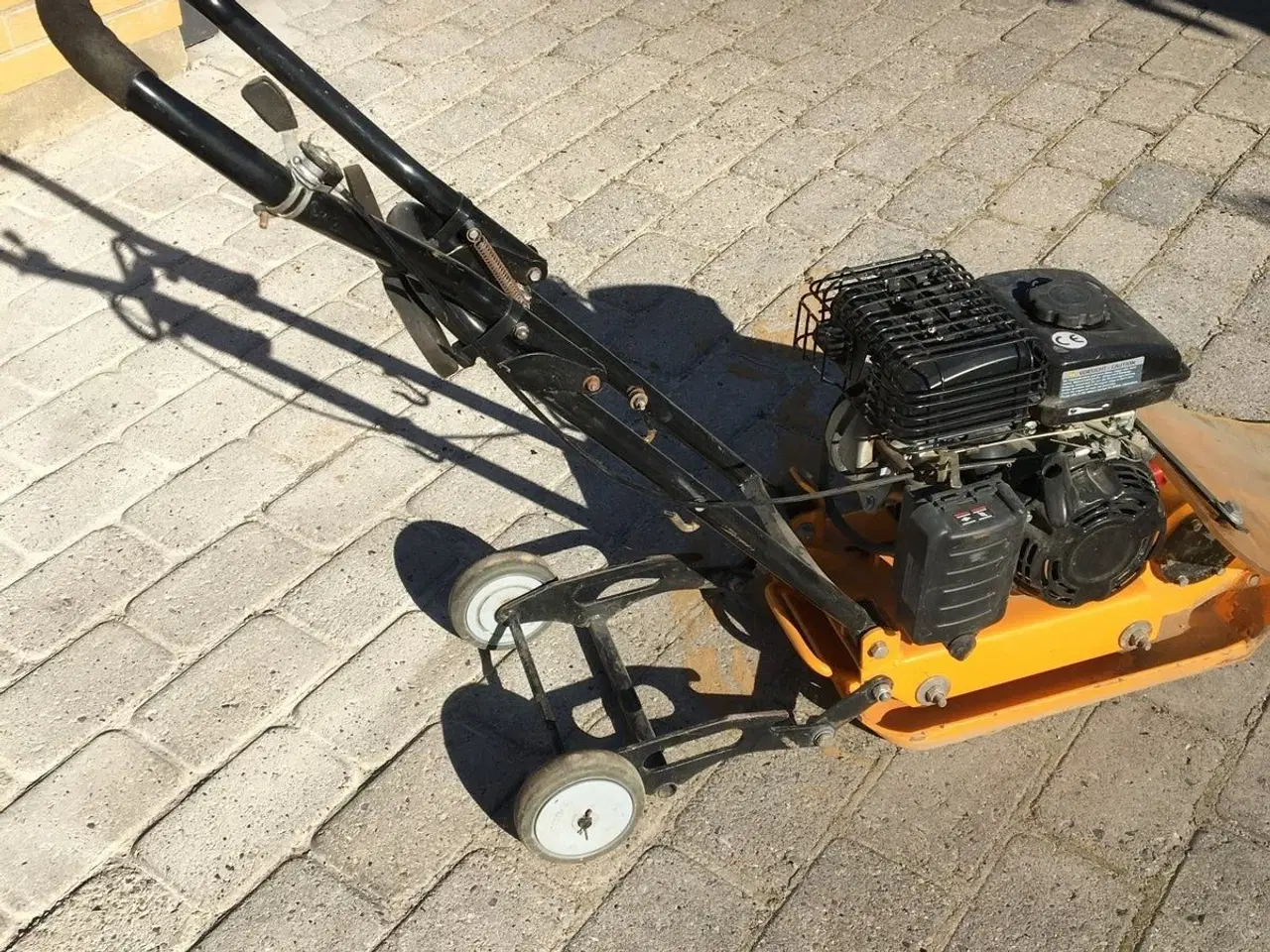 Billede 4 - Pladevibrator/Afrettersæt/Sten klipper UDLEJNING