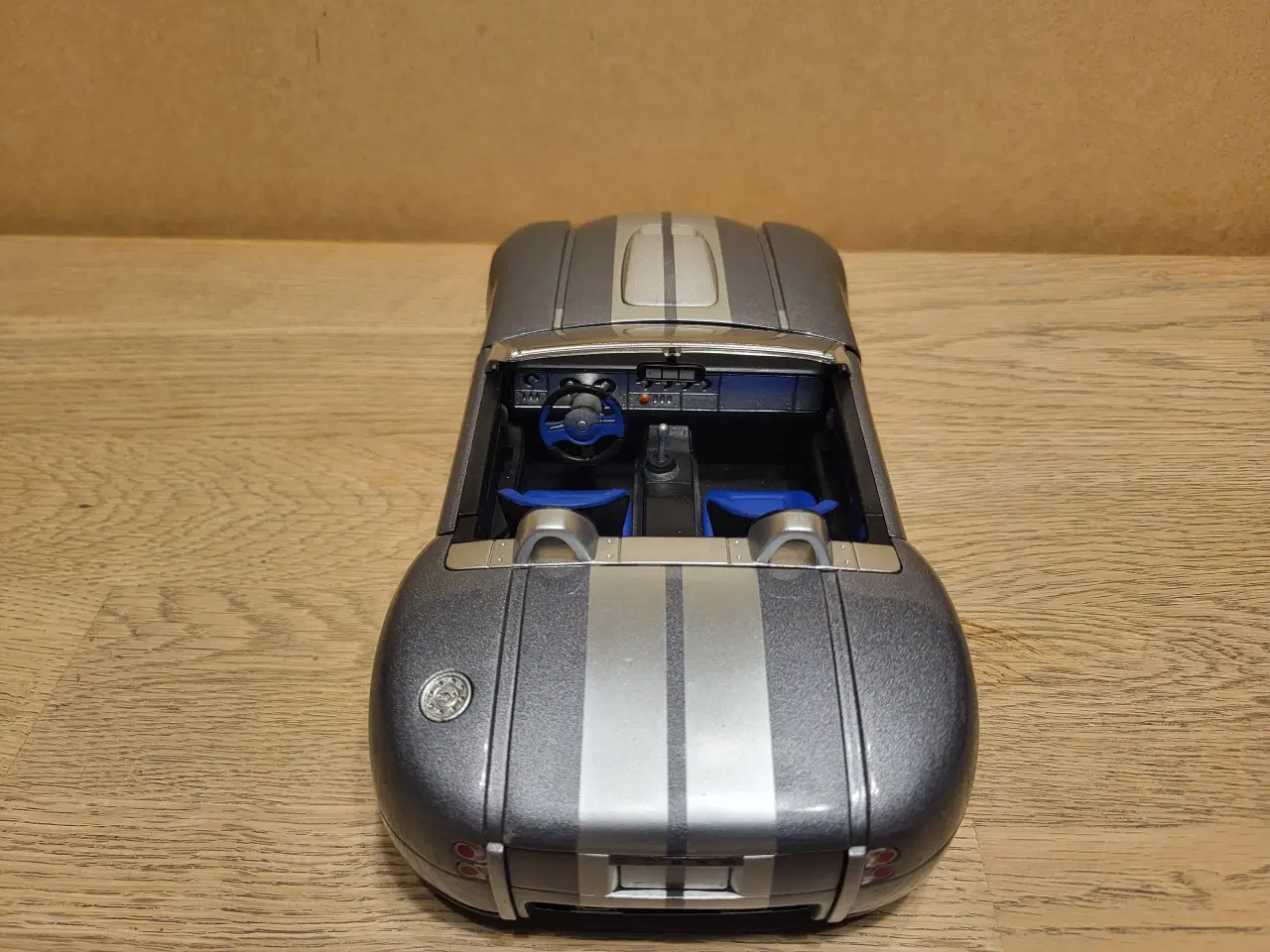 Billede 5 - Modelbil. Ford SHELBY COBRA Concept (2004) Skala 1