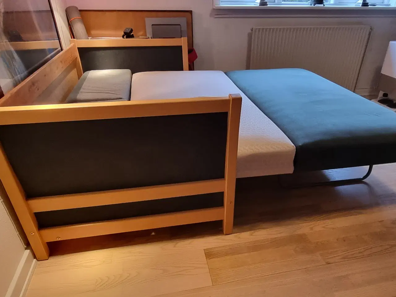 Billede 5 - Fin grøn sovesofa med lækker topmadras