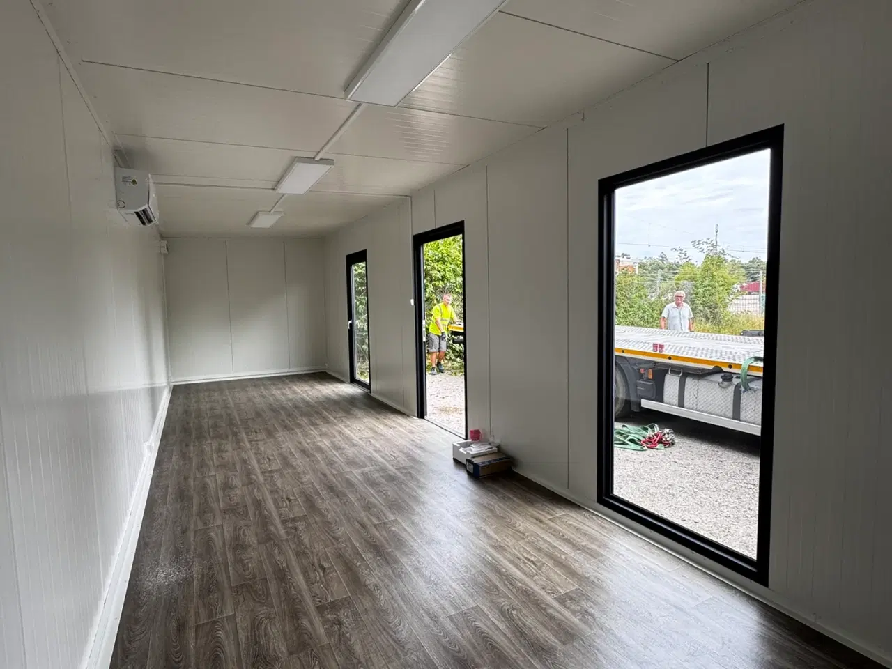 Billede 4 - Rummelig pavillon - 10x3 m - 30m² - inkl. AC