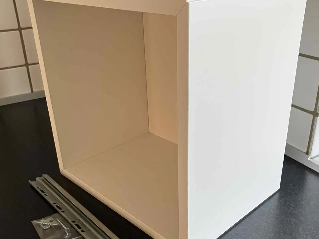 Billede 3 - Eket vægmonteret reol