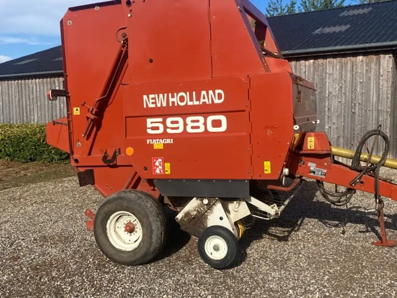 Billede 1 - New Holland 5980 rundballepresser med netbinding 