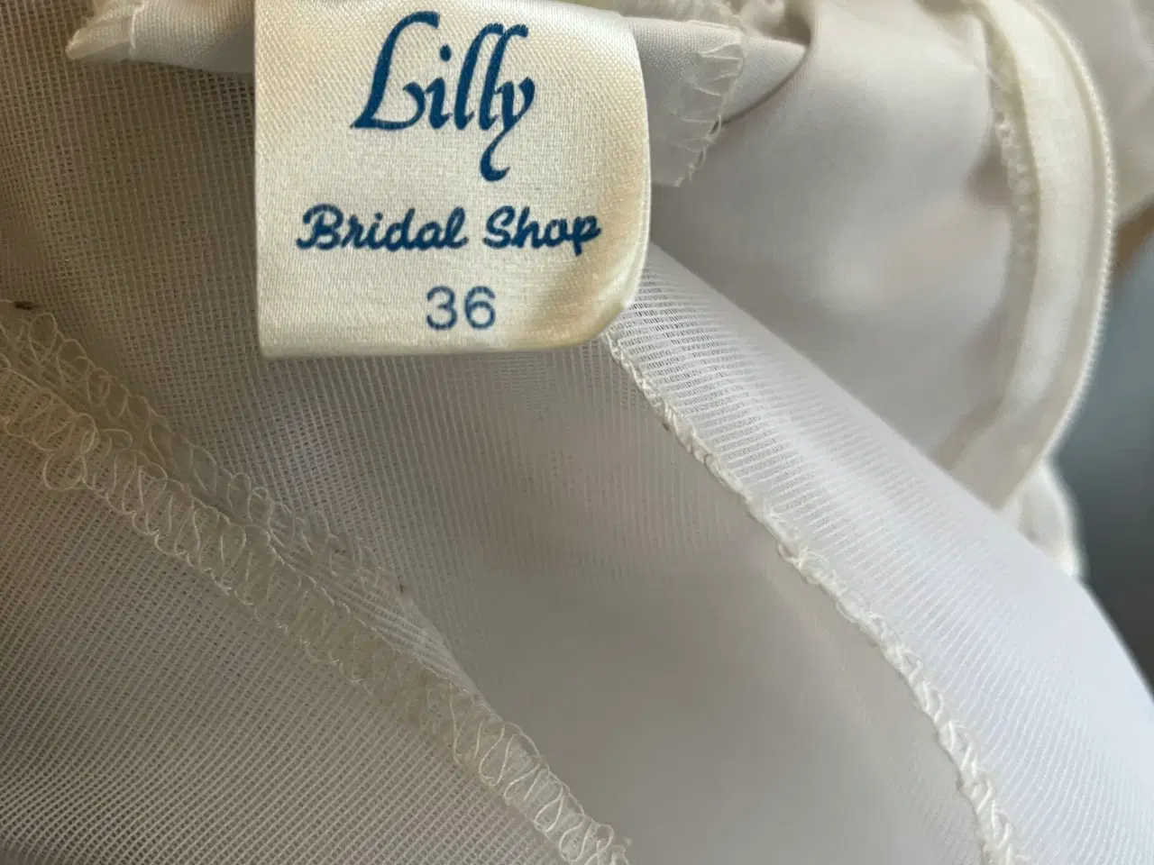 Billede 4 - Lilly Konfirmationskjole 1991 str.36