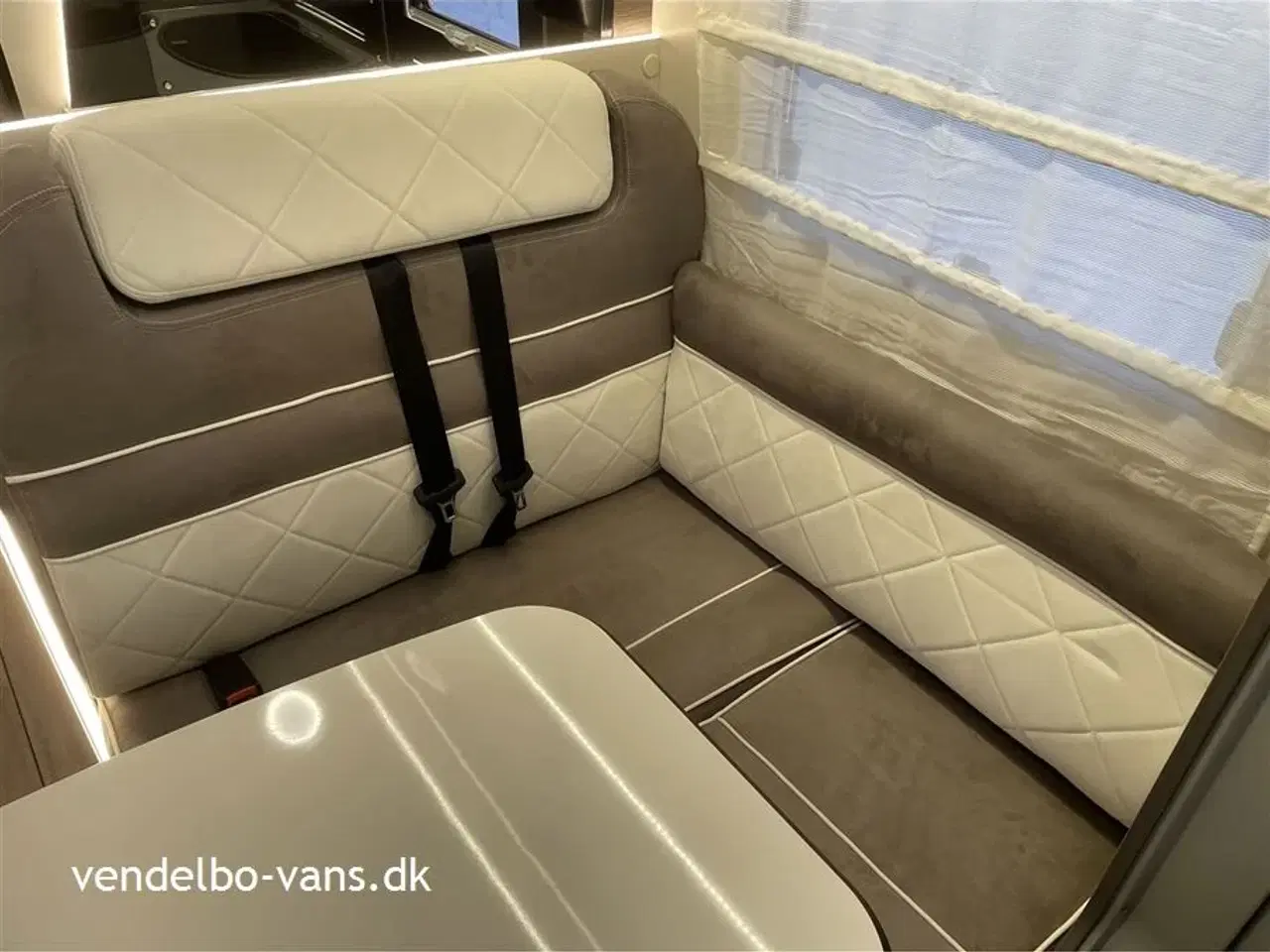 Billede 6 - 2026 - McLouis Mc4 879 G   Centralseng med stor garage - Automatgear