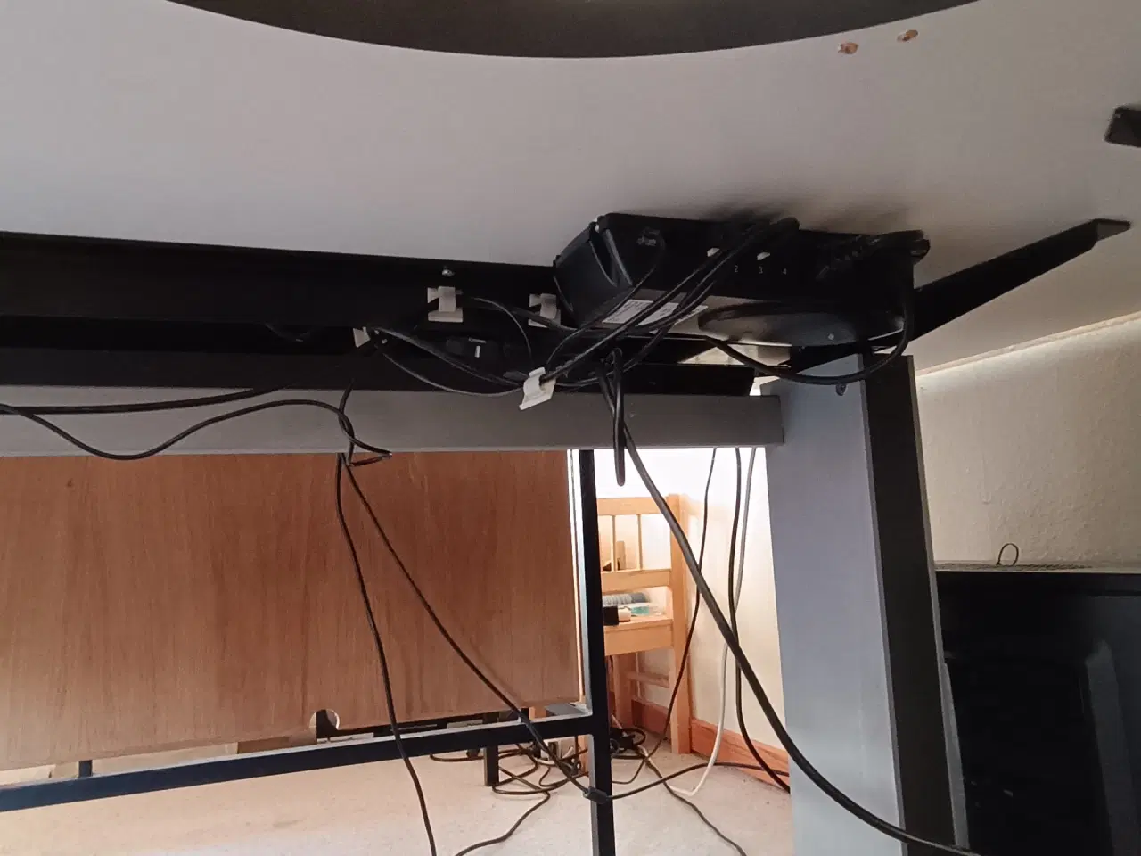 Billede 9 - Stort hjørne-skrivebord. 2 x 2 meter