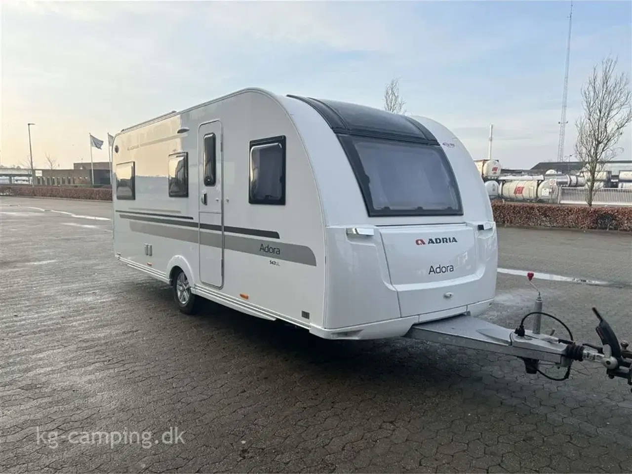 Billede 1 - 2016 - Adria Adora 542 UL   Enkeltsenge - Fortelt - Mover - Aircondition.