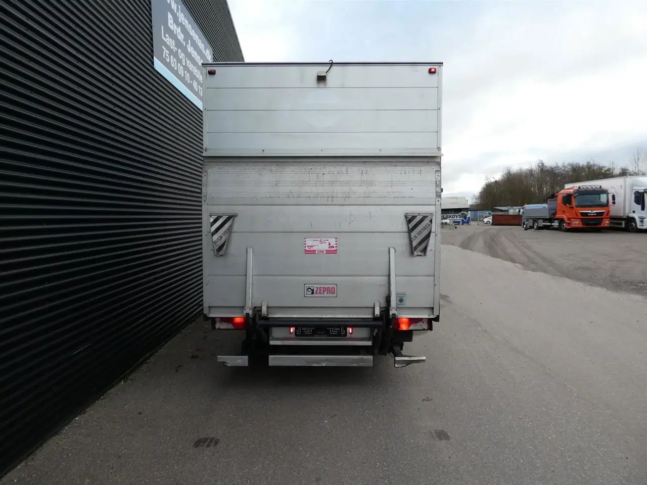 Billede 6 - Mercedes-Benz Sprinter 316 2,1 CDI Alu.kasse m/lift RWD 163HK Ladv./Chas. Aut.