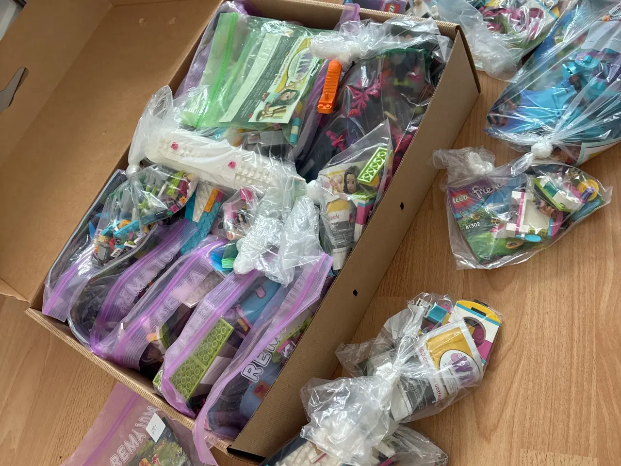 Billede 2 - Kasse Lego 