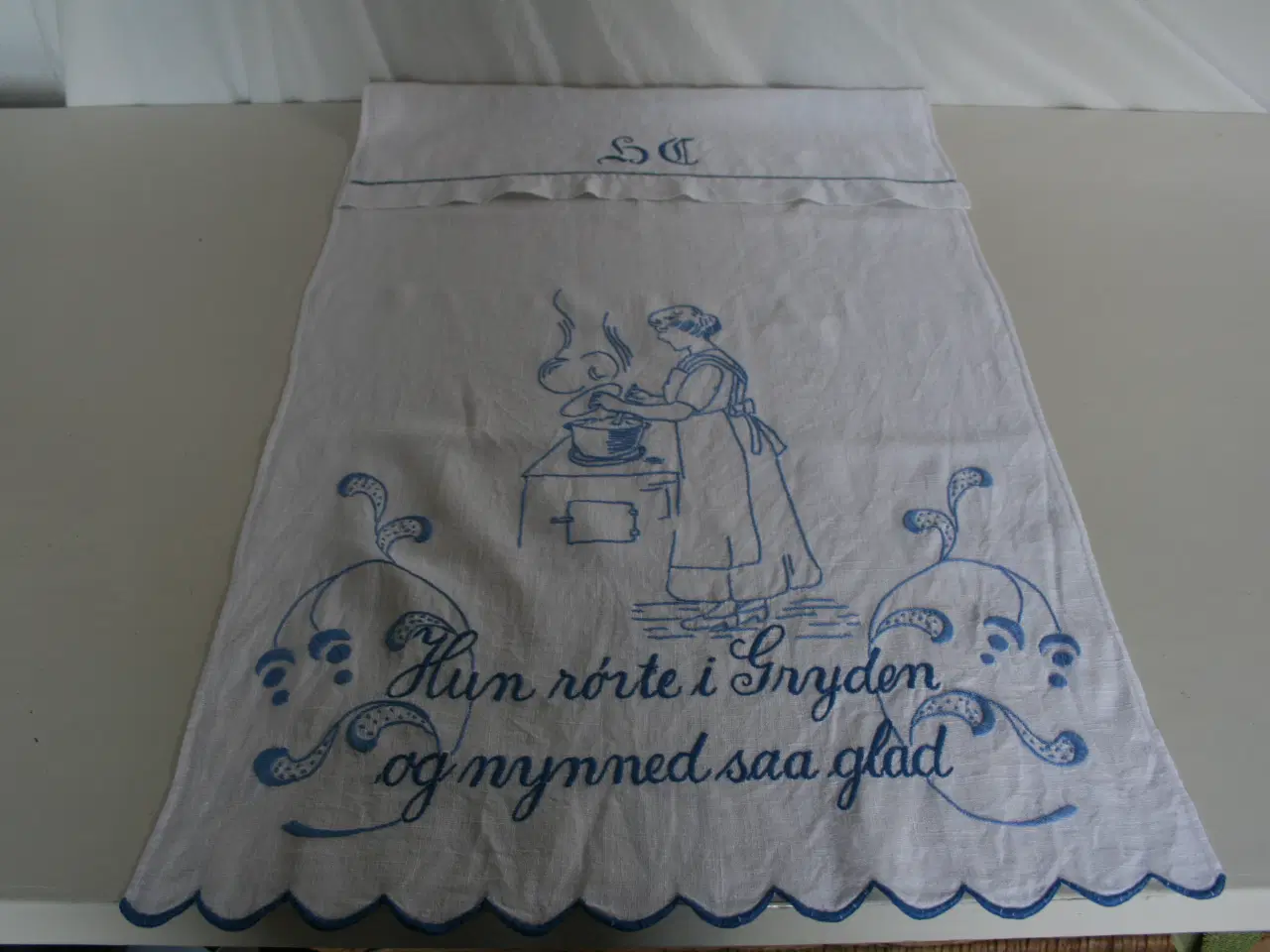 Billede 1 - Flot gammelt pyntehåndklæde