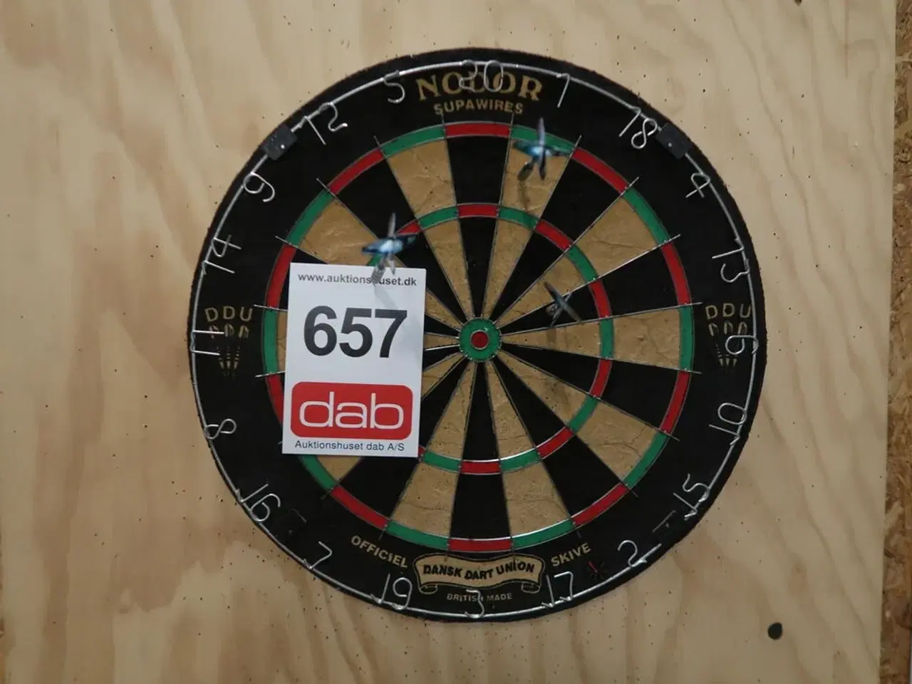 Billede 2 - Dartskive med pile