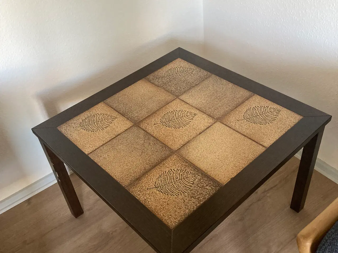 Billede 7 - Hjørnebord med kakler (senest søndag d. 19.04.26)