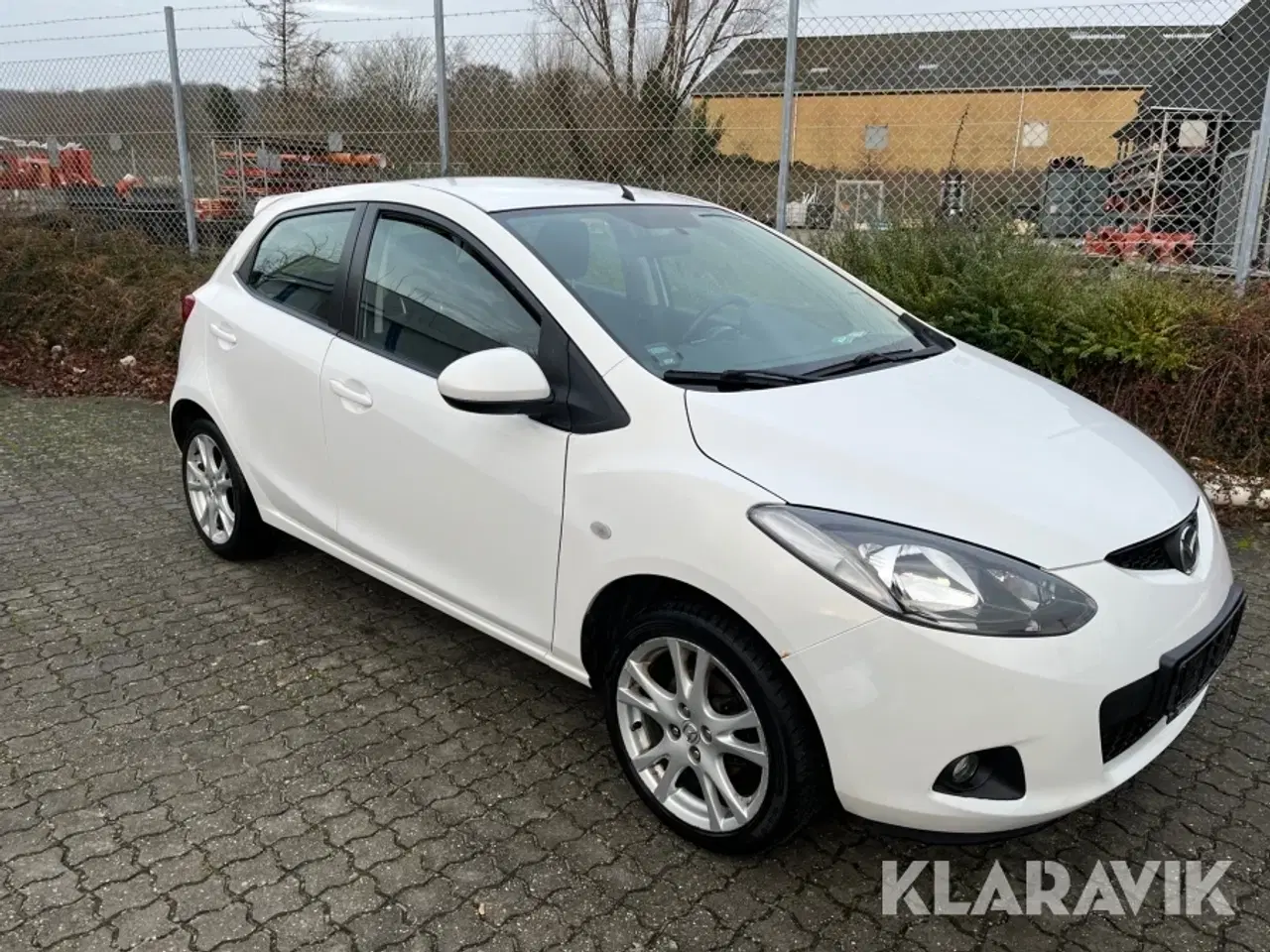 Billede 4 - Bil Mazda Mazda2 1,3 Hatchback STANDA