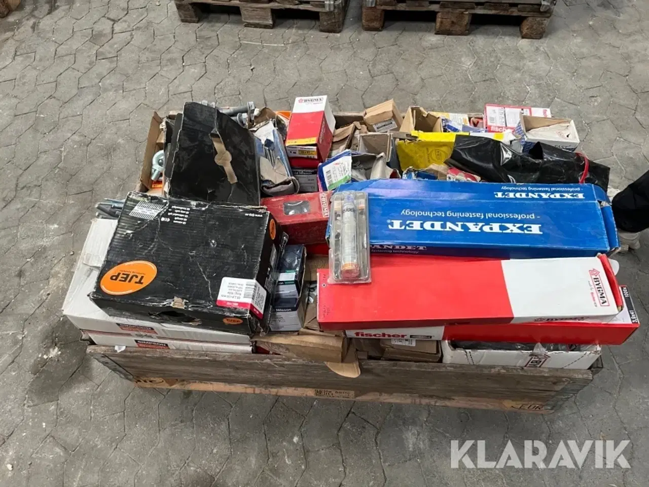 Billede 2 - Lot - Blandet skurer, søm med mere.