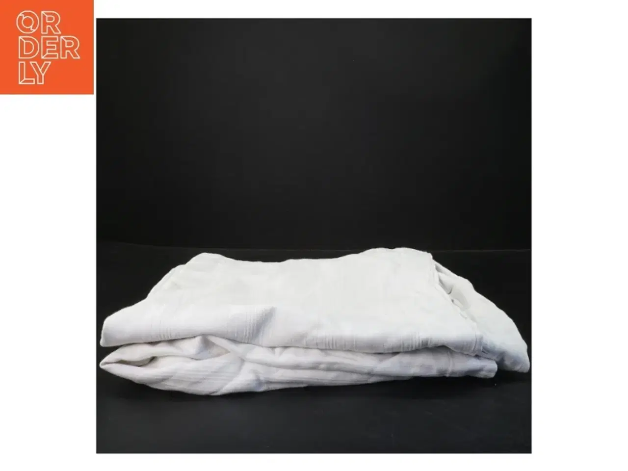 Billede 1 - Hvid dug (str. 64x57 cm)