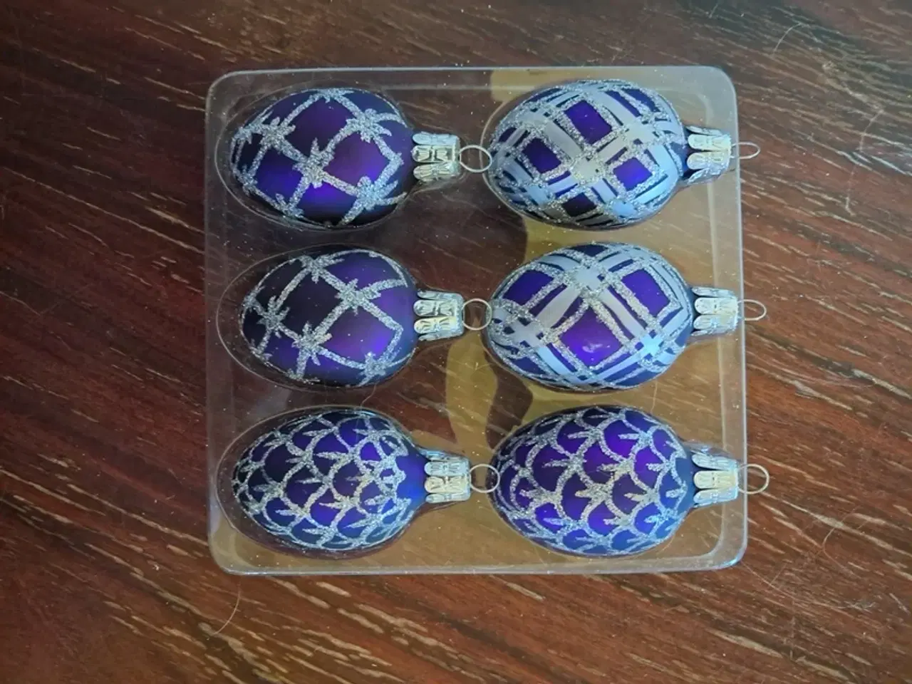 Billede 1 - Sæt med 6 ægformede julekugler i lilla