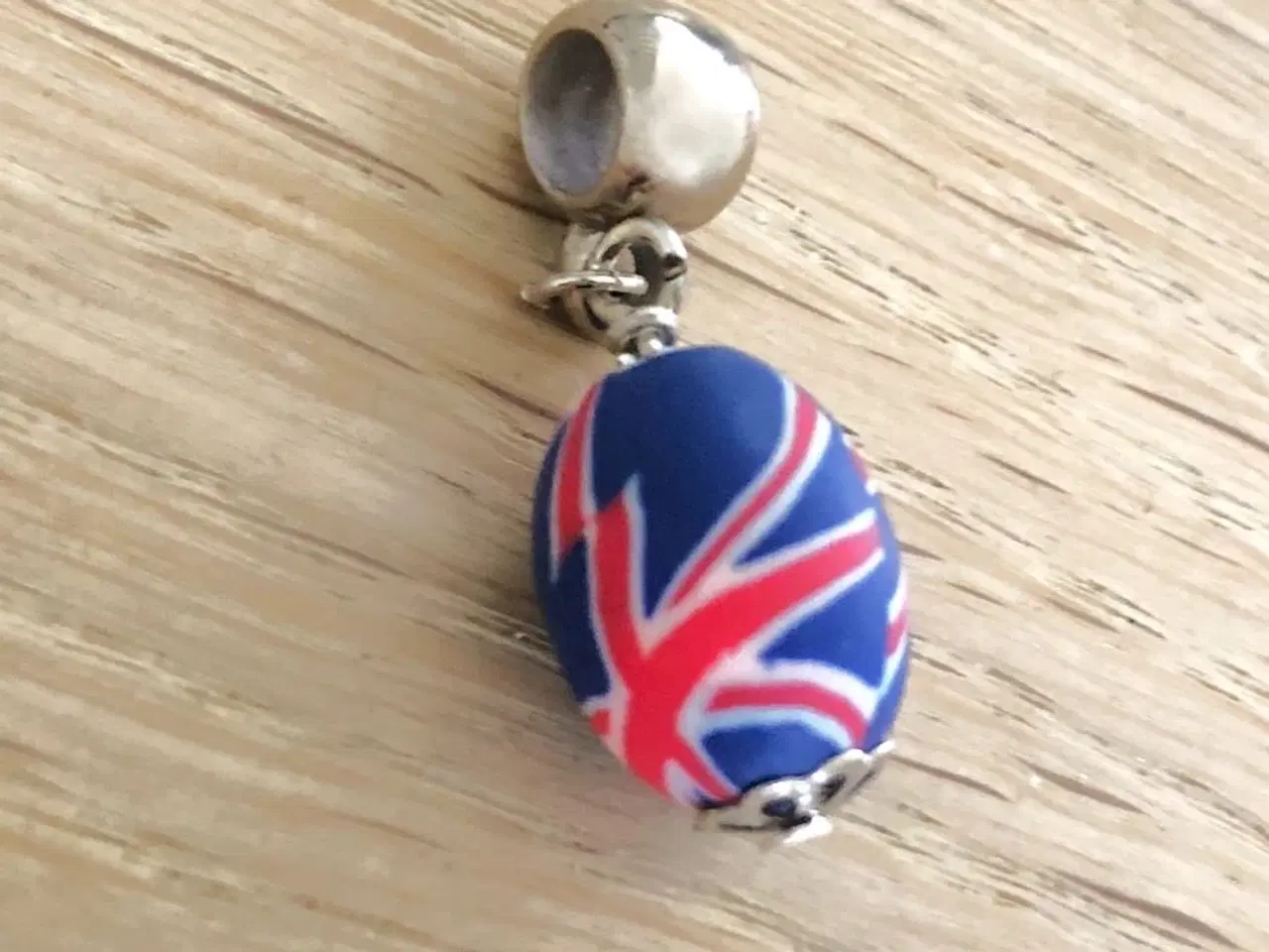 Billede 2 - Vedhæng med Union Jack til armbånd eller halskæde