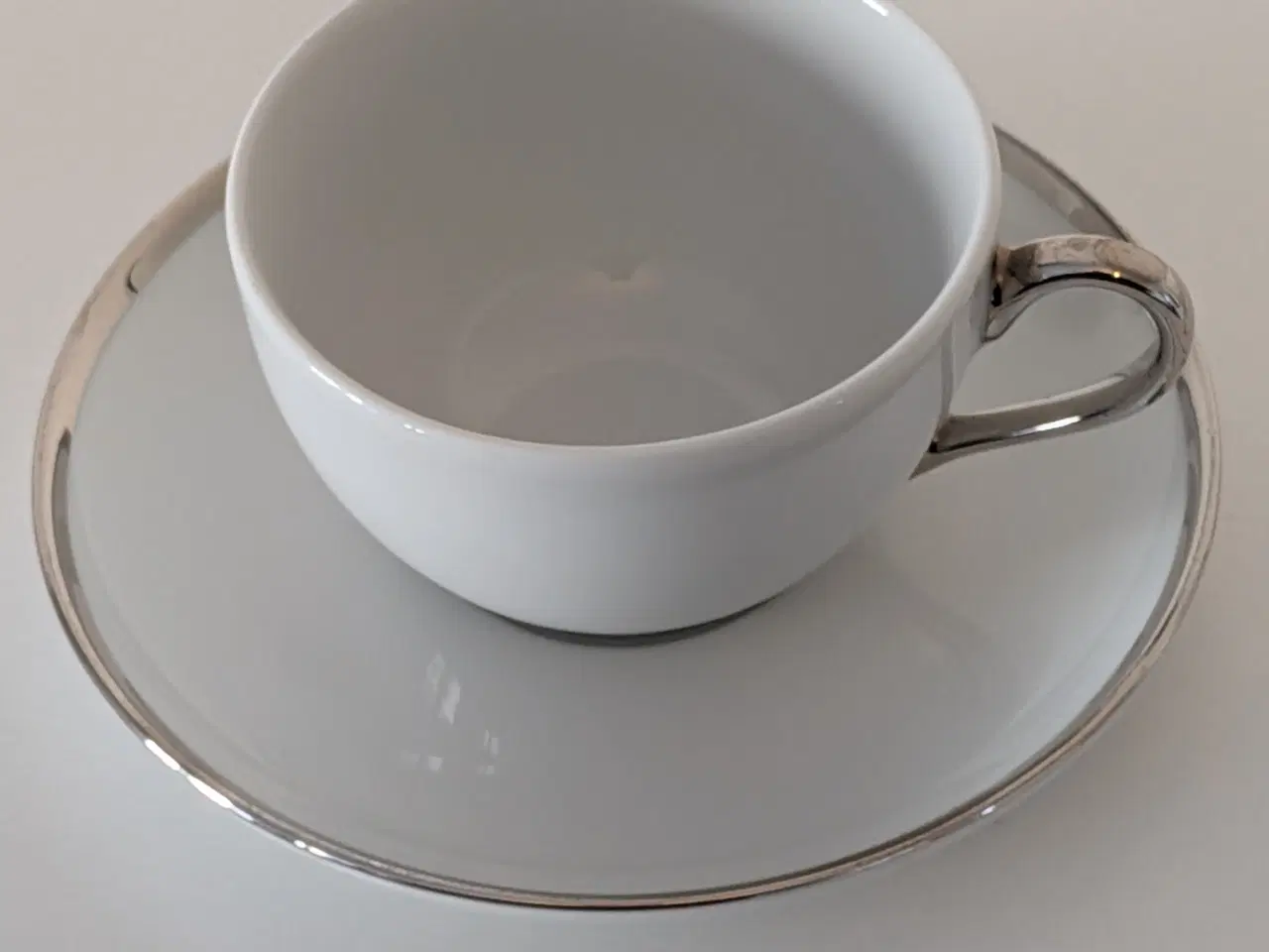 Billede 4 - 17 sæt kopper m. underkopper og 1 flødekande