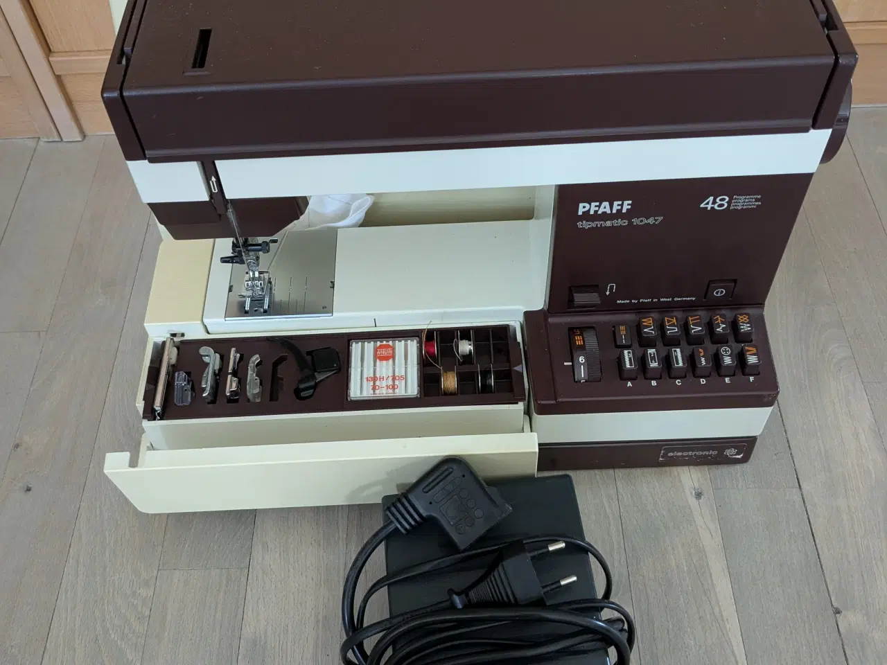 Billede 1 - PFAFF triptonic 1047