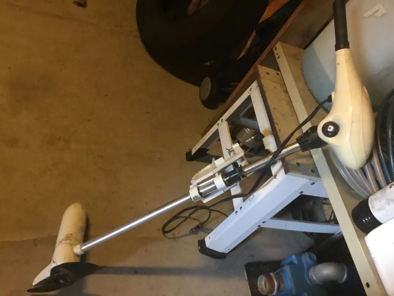 Billede 5 - Jolle 4800cm. Med el motor. Vogn medfølger.