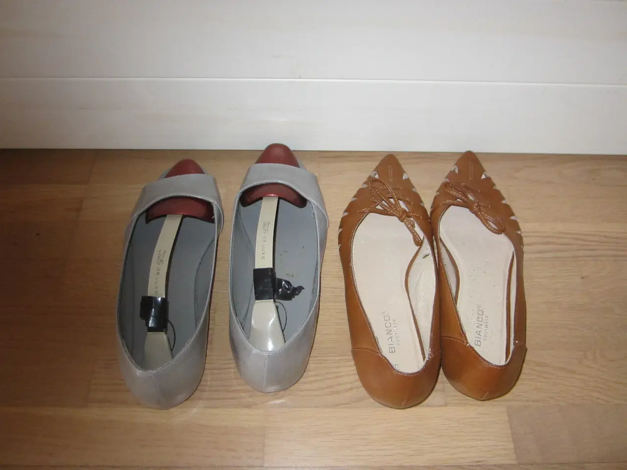 Billede 3 - Fine sko med lille hæl str 39 pr par
