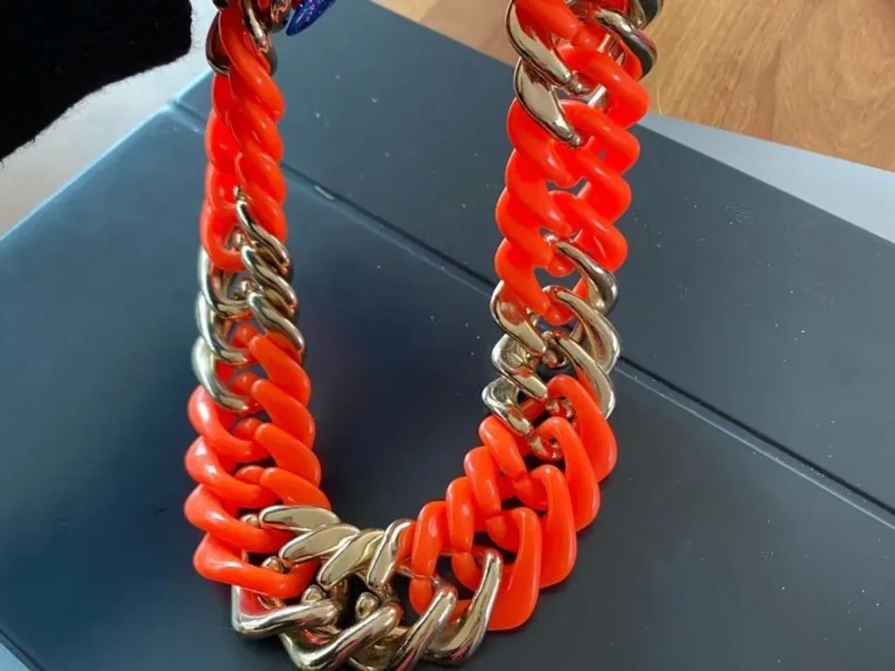 Billede 3 - Flot orange halskæde
