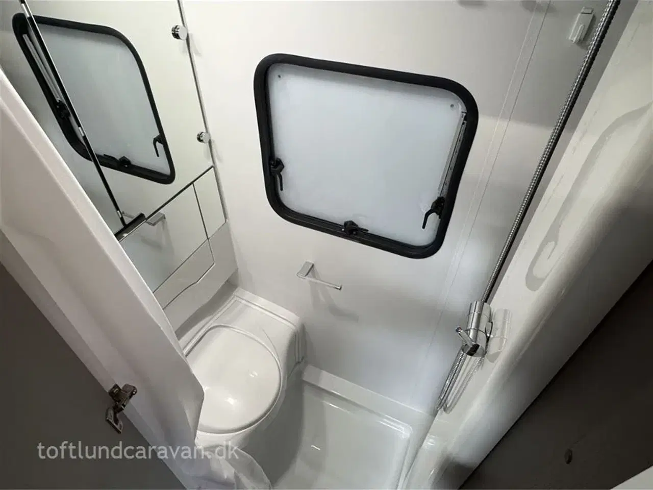 Billede 13 - 2020 - Adria Altea4Four 362 LH   Fremtræder som ny, m/MOVER+GULVVARME+STORT KØL/FROST mv. ET SUPER GODT TILBUD HER.