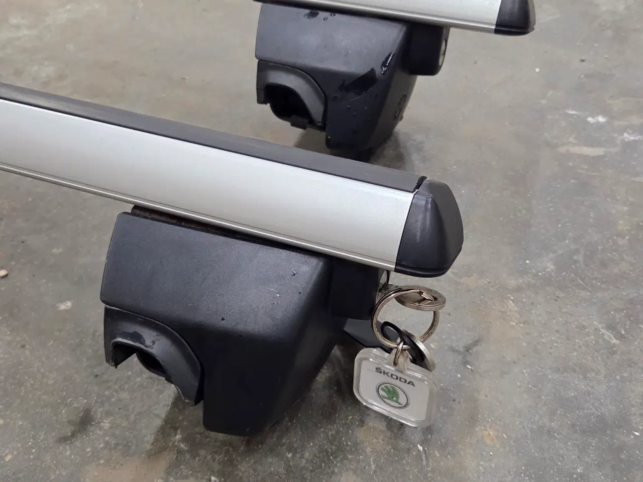 Billede 1 - Originale tagbøjler til Skoda Superb