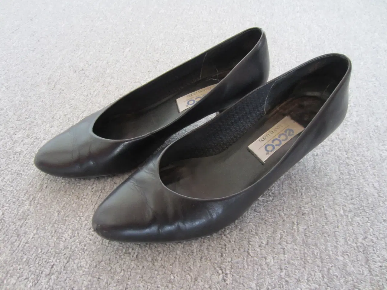 Billede 2 - Fine sorte pumps i str. 37,5 fra Ecco