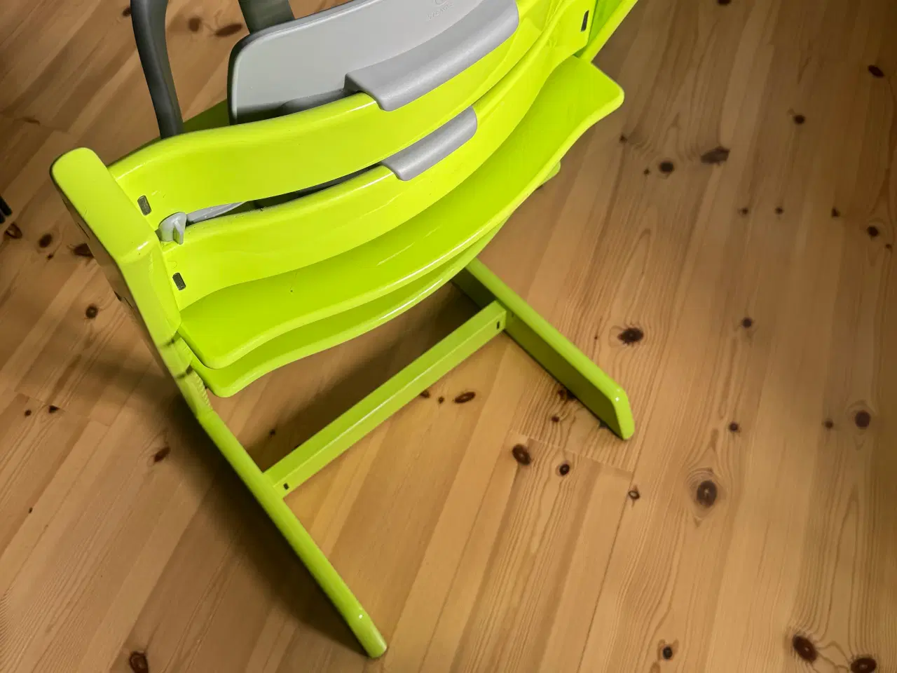 Billede 2 - Stokke trip trap højstol i limegrøn