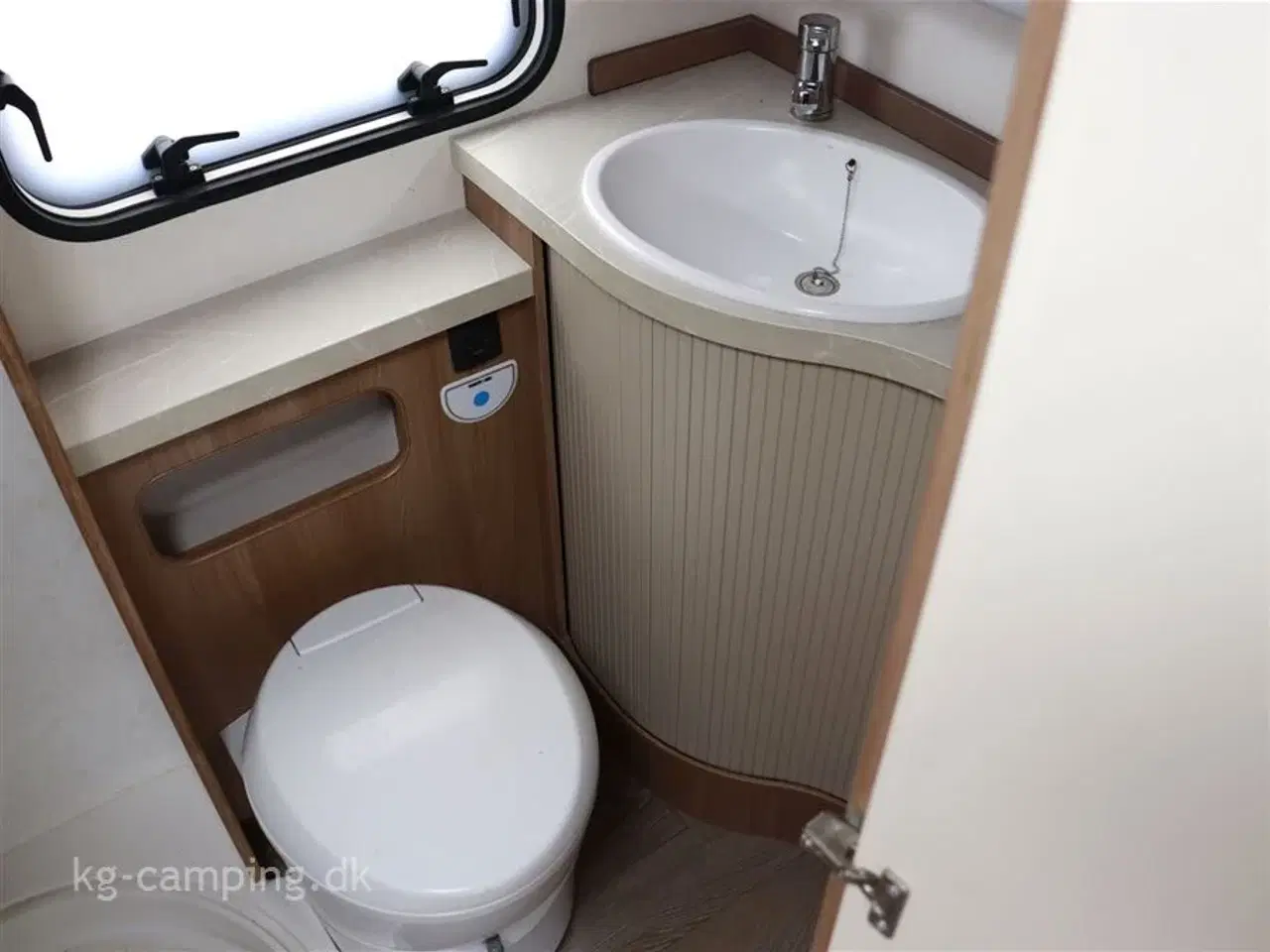 Billede 10 - 2020 - Hobby De Luxe 545 KMF Velholdt 3-køjers vogn fra Hobby.