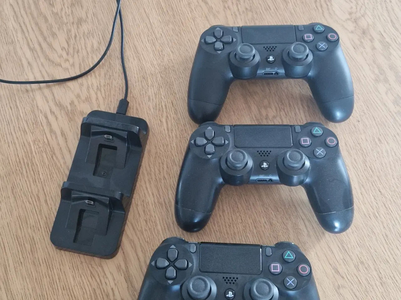 Billede 1 - Playstation 4 med tilbehør 