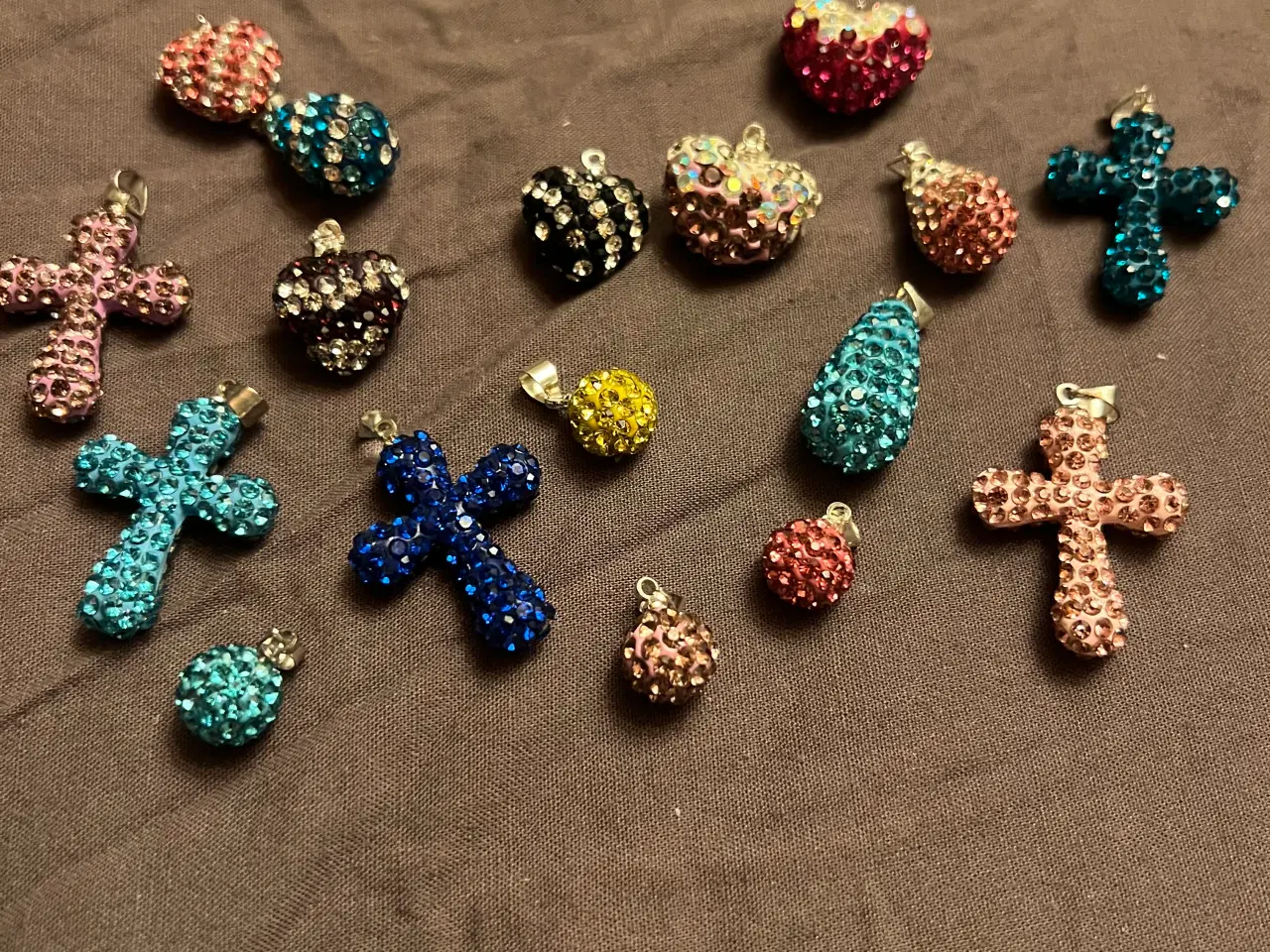 Billede 2 - Smukke nye vedhæng til halskæder