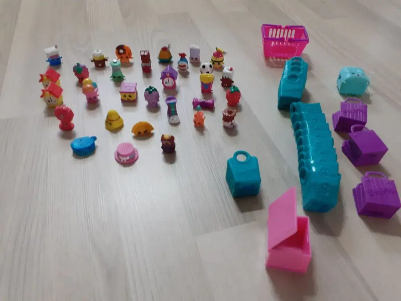 Billede 1 - Shopkins figur og kurv/æske