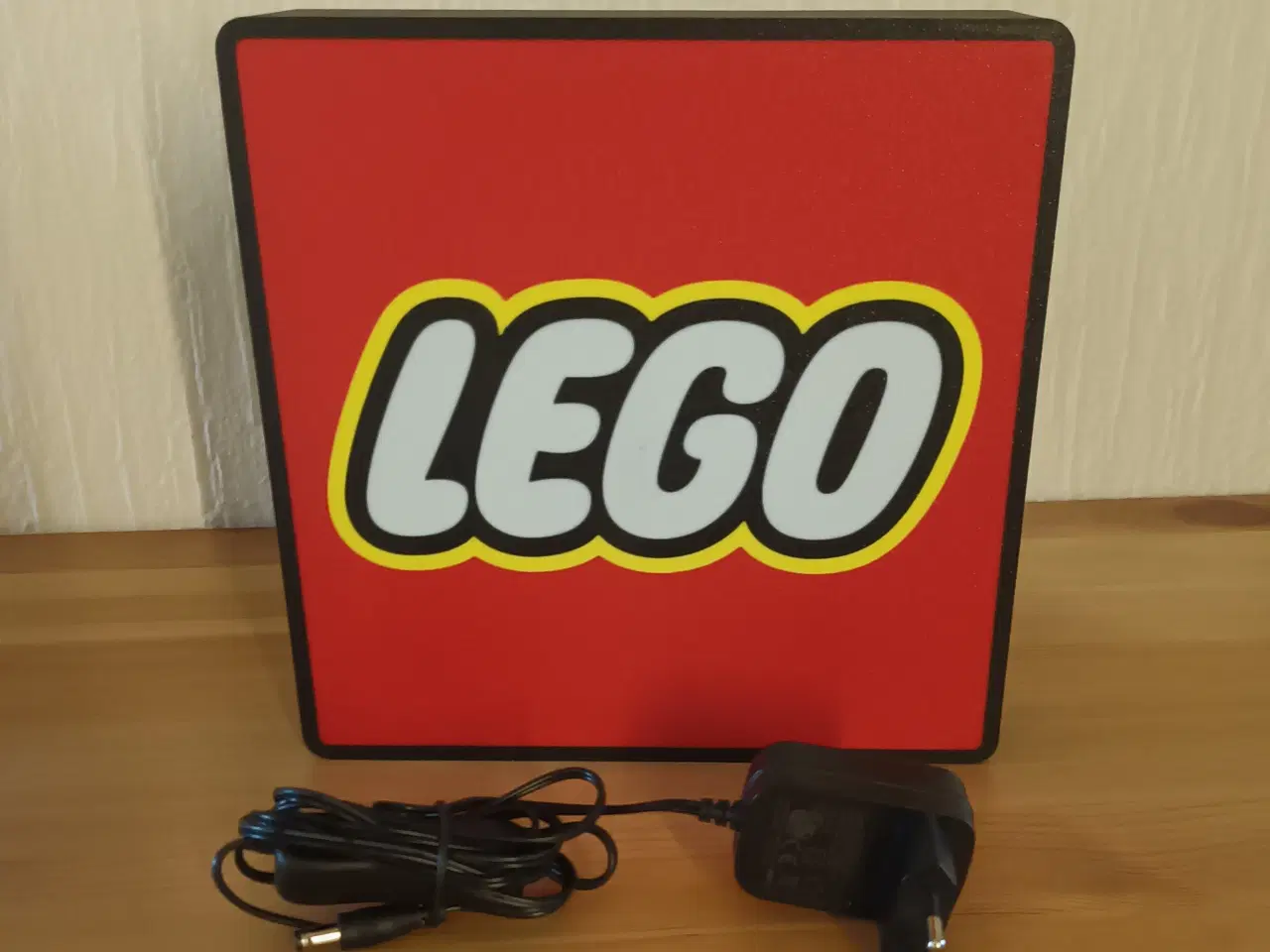 Billede 4 - Sjov LED Lampe med Logo Rød / Sort / Hvid / Gul