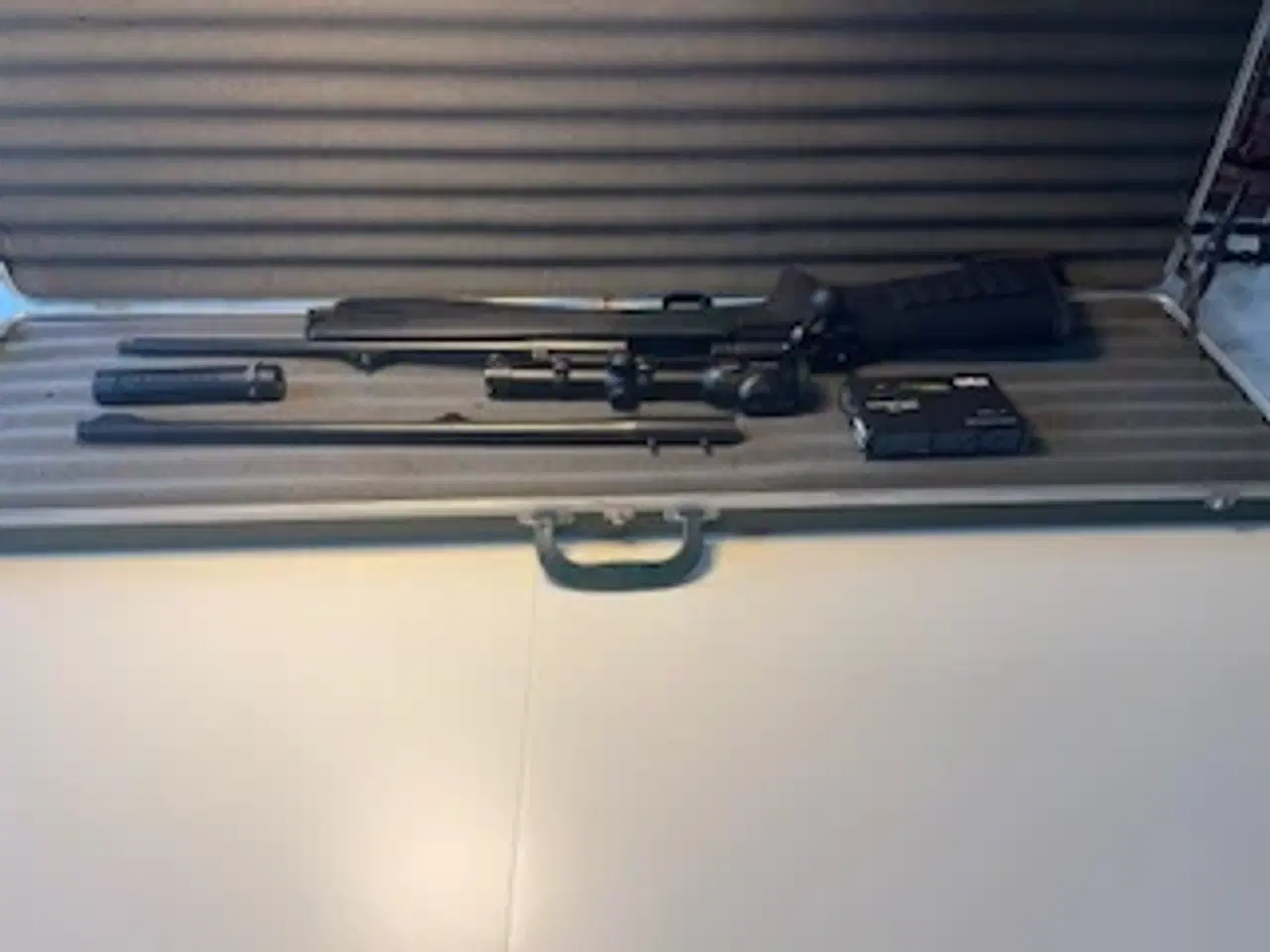 Billede 5 - Blaser R93 Standard m.kikkertsigte og lyddæmper 