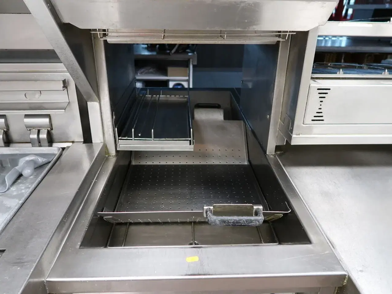 Billede 3 - Serveringsstation
