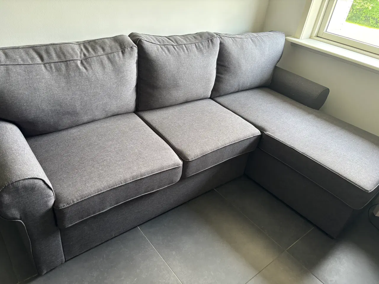 Billede 1 - Sovesofa med chaiselong med opbevaring
