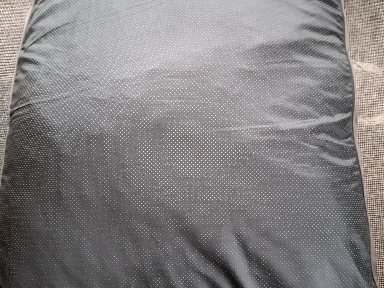 Billede 1 - Stor lækker hundepude sælges.