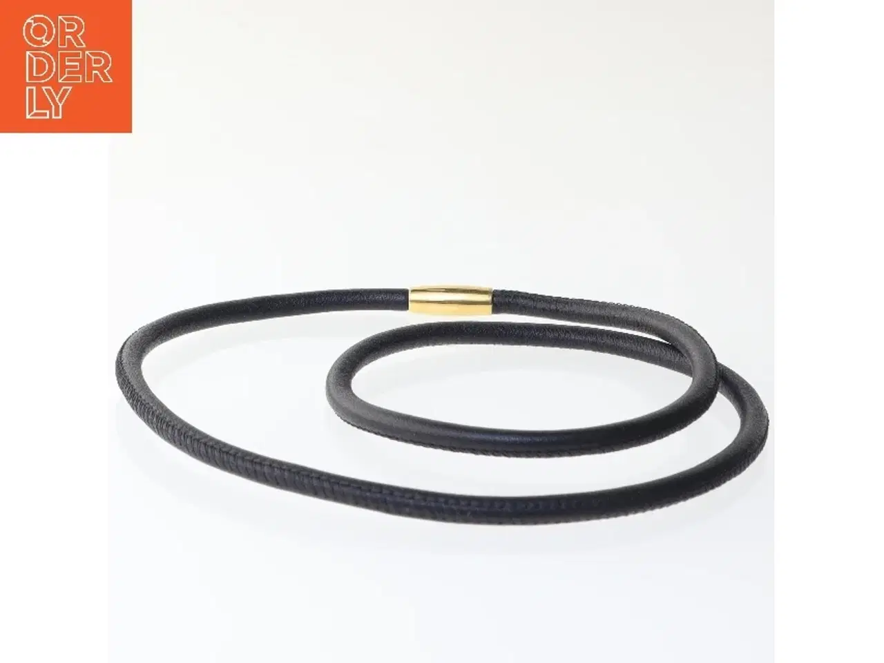 Billede 2 - Sort halskæde med gyldent spænde fra Christina (str. 50 cm)